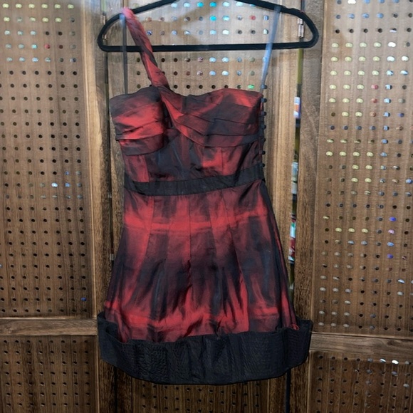 Stunning BCBGMAXAZRIA dress size 0 part dress formal semi formal - Picture 1 of 6